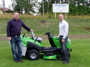 Torsten Kuhlbars 1. Vorsitzender des SV Großwudicke e.V. und Felix Menzel